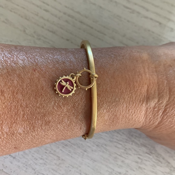 NWT. Vince Camuto Earrings & Bracelet Dragonfly Set - Picture 8 of 10